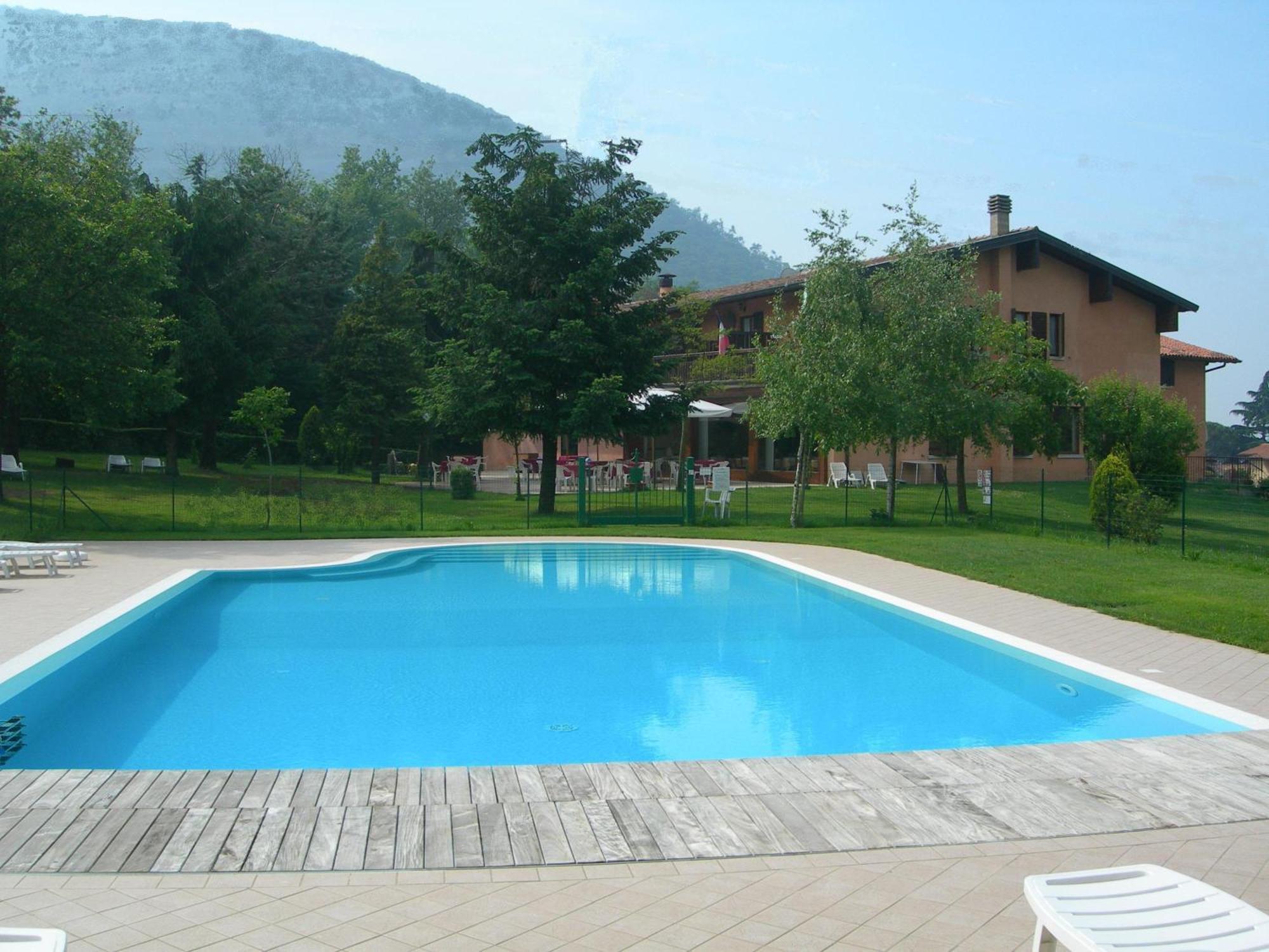 Hotel Colomber Gardone Riviera Dış mekan fotoğraf