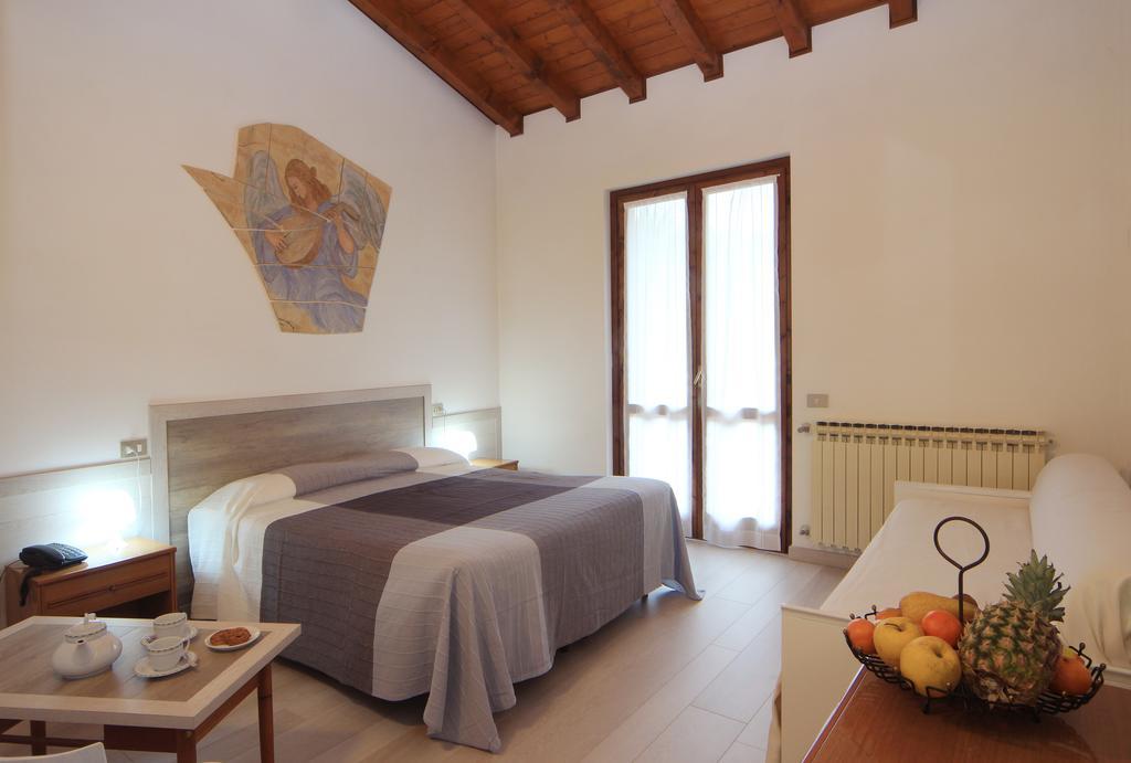 Hotel Colomber Gardone Riviera Dış mekan fotoğraf