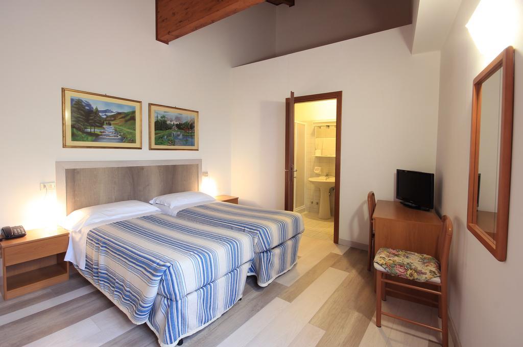 Hotel Colomber Gardone Riviera Dış mekan fotoğraf