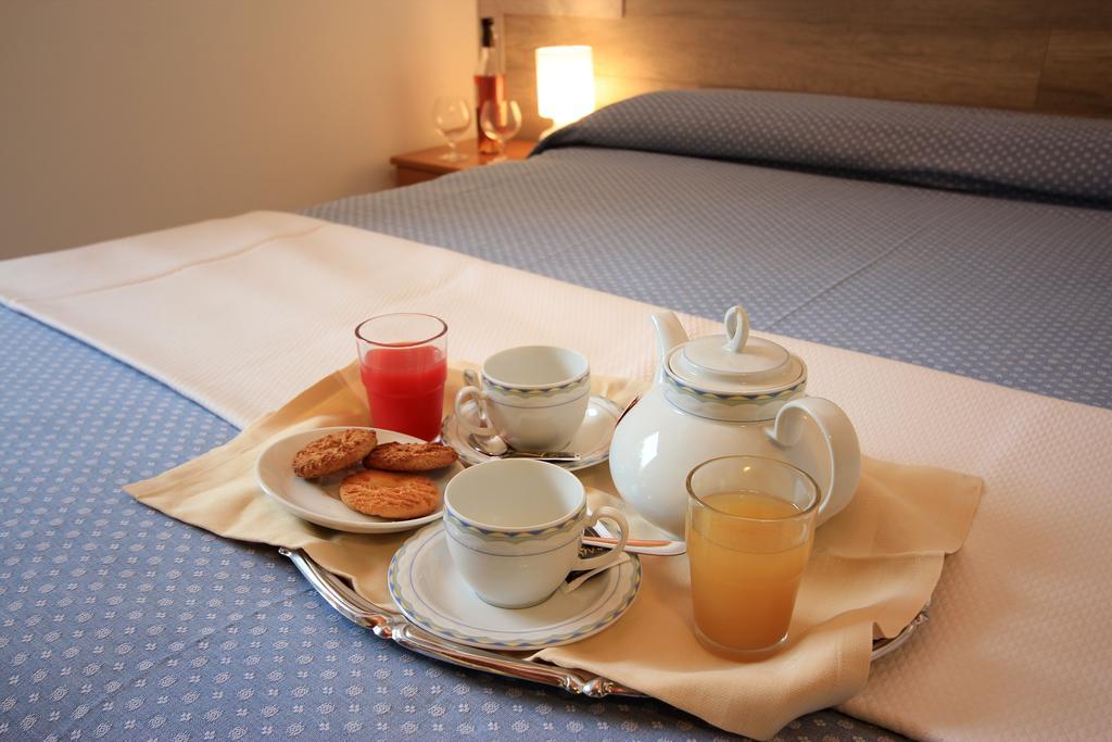 Hotel Colomber Gardone Riviera Dış mekan fotoğraf