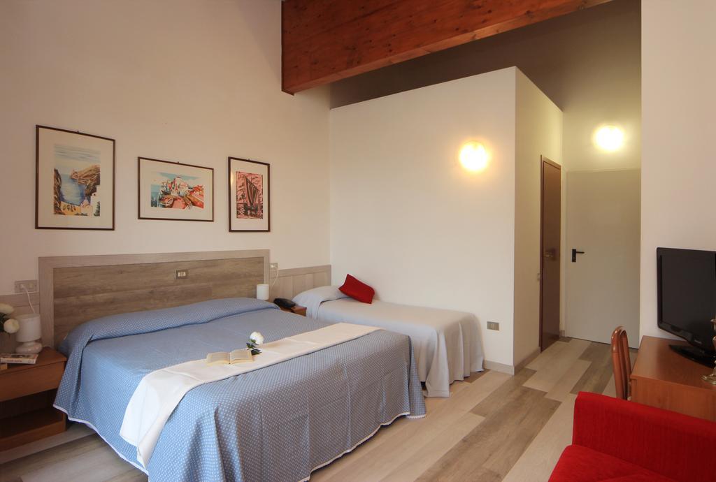 Hotel Colomber Gardone Riviera Dış mekan fotoğraf